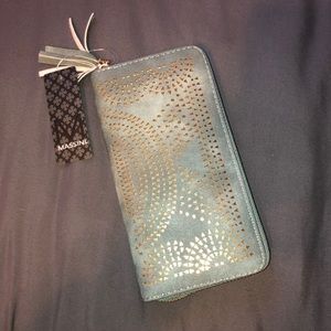 Brand New Olive Green Chic Wallet! STILL HAS TAGS!